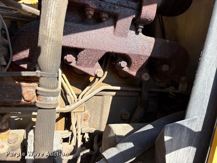 image for item FB8616 2004 John Deere 310SG backhoe