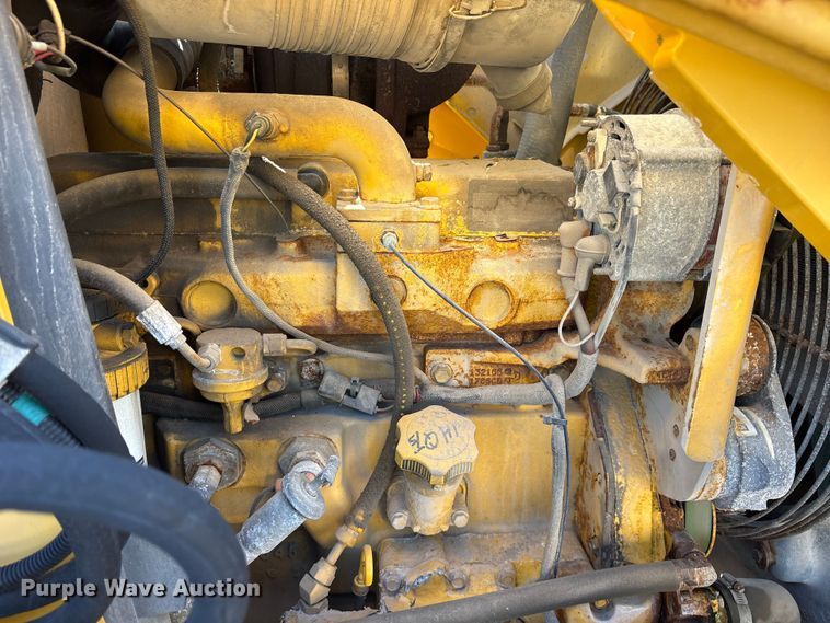 image for item FB8616 2004 John Deere 310SG backhoe