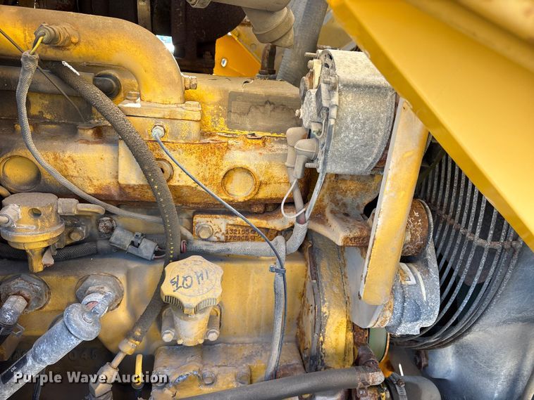 image for item FB8616 2004 John Deere 310SG backhoe