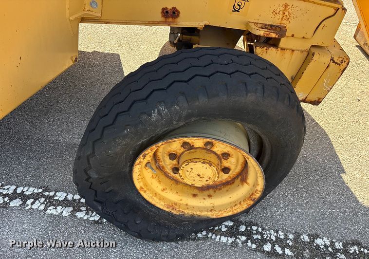 image for item FB8616 2004 John Deere 310SG backhoe