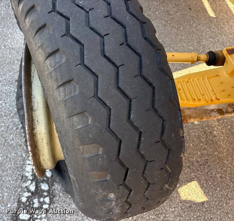 image for item FB8616 2004 John Deere 310SG backhoe