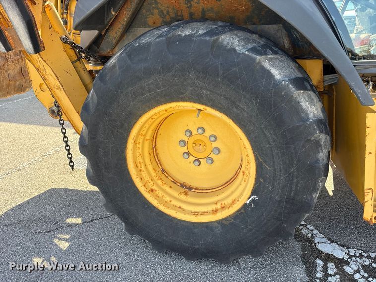 image for item FB8616 2004 John Deere 310SG backhoe