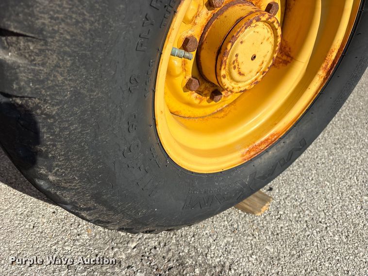 image for item FB8616 2004 John Deere 310SG backhoe