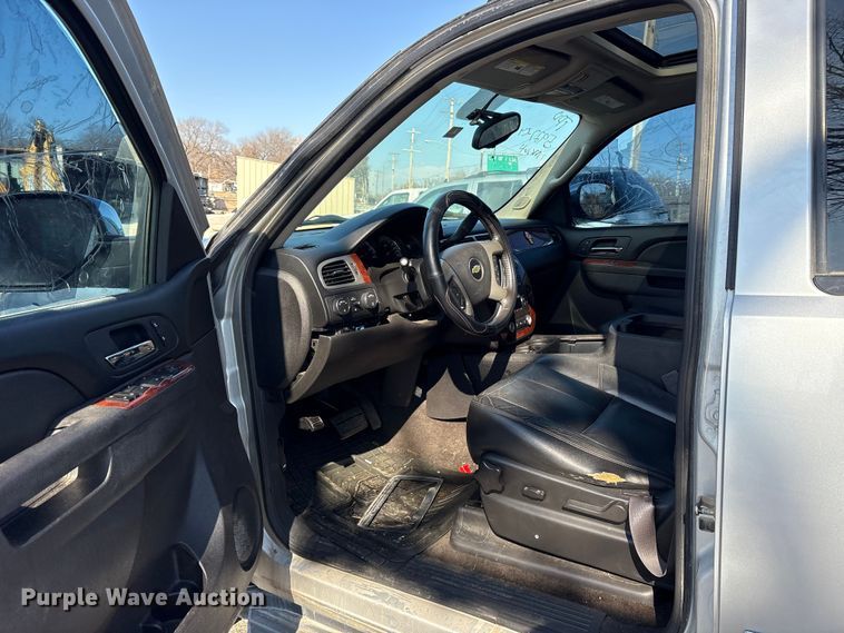 image for item FB8619 2012 Chevrolet Suburban SUV