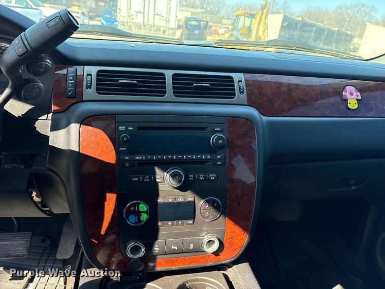 image for item FB8619 2012 Chevrolet Suburban SUV