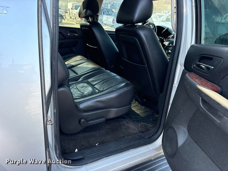 image for item FB8619 2012 Chevrolet Suburban SUV