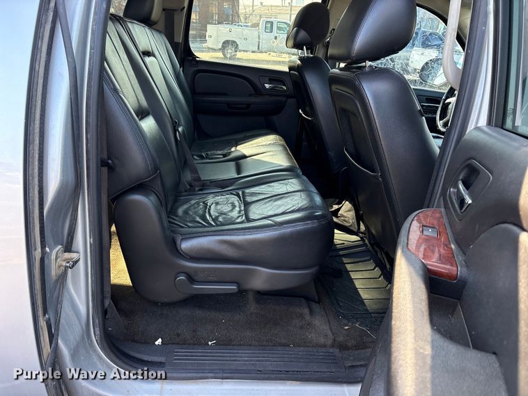 image for item FB8619 2012 Chevrolet Suburban SUV