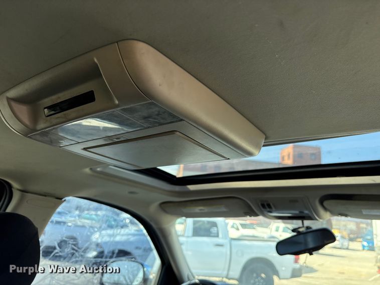 image for item FB8619 2012 Chevrolet Suburban SUV