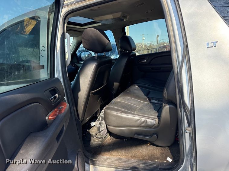 image for item FB8619 2012 Chevrolet Suburban SUV