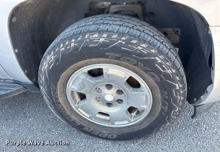 image for item FB8619 2012 Chevrolet Suburban SUV