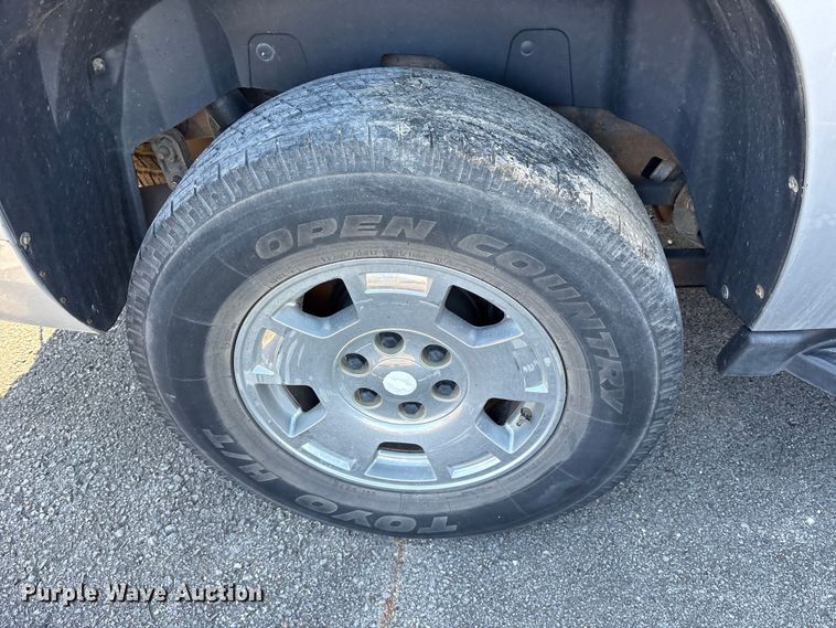 image for item FB8619 2012 Chevrolet Suburban SUV