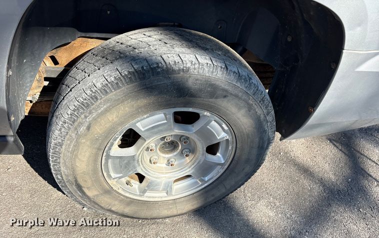 image for item FB8619 2012 Chevrolet Suburban SUV