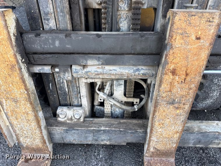 image for item FB8621 2002 Yale GLP060ZG forklift