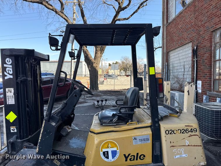 image for item FB8621 2002 Yale GLP060ZG forklift