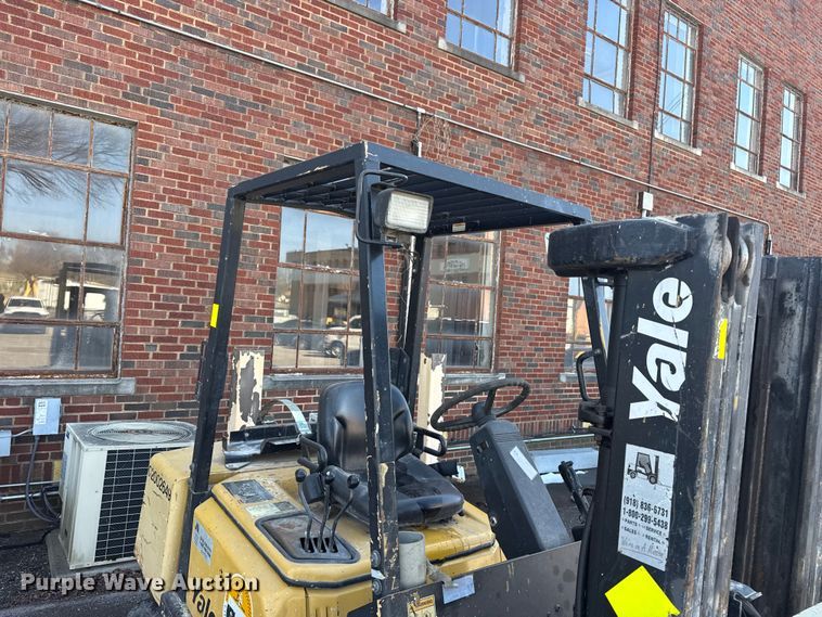 image for item FB8621 2002 Yale GLP060ZG forklift