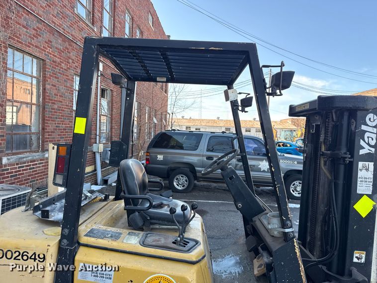image for item FB8621 2002 Yale GLP060ZG forklift