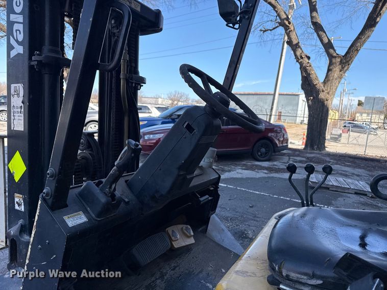 image for item FB8621 2002 Yale GLP060ZG forklift