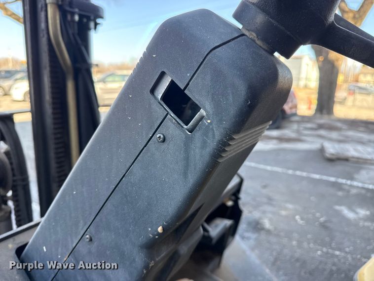 image for item FB8621 2002 Yale GLP060ZG forklift