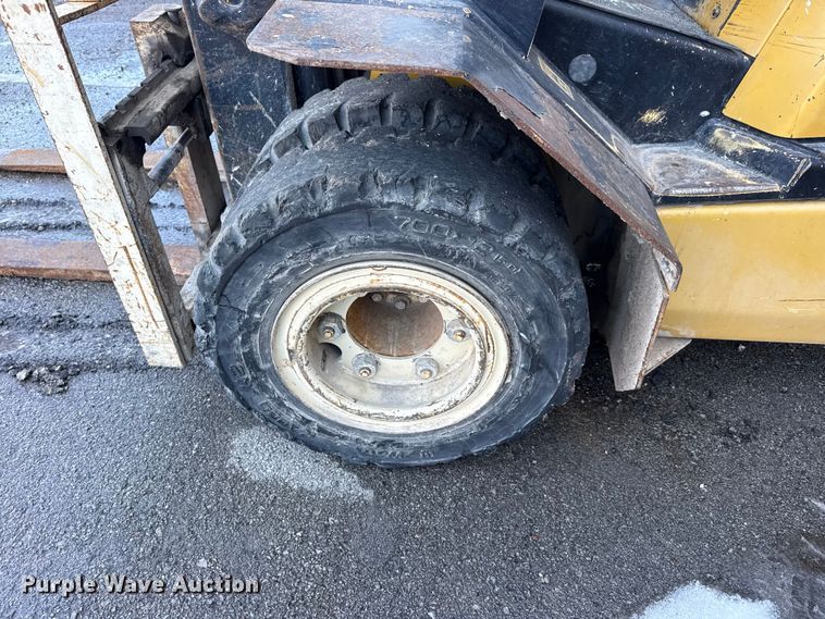 image for item FB8621 2002 Yale GLP060ZG forklift