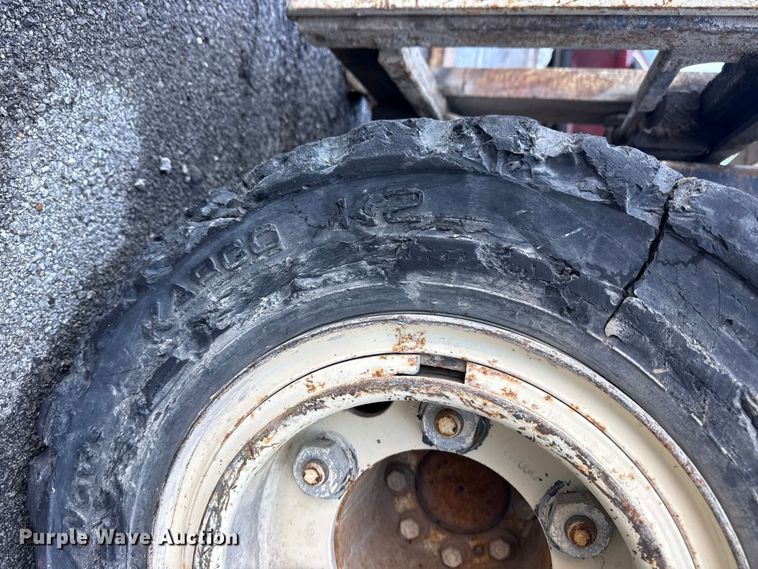 image for item FB8621 2002 Yale GLP060ZG forklift