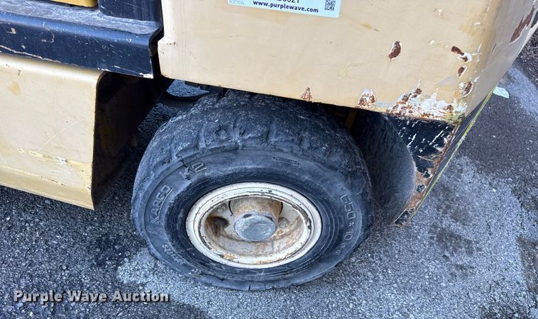 image for item FB8621 2002 Yale GLP060ZG forklift