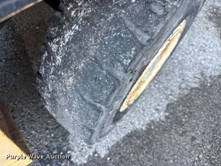 image for item FB8621 2002 Yale GLP060ZG forklift