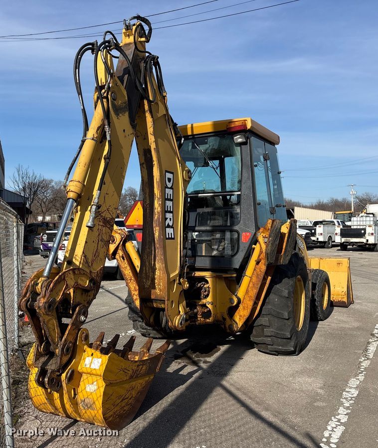 image for item FB8622 1999 John Deere 310SE backhoe