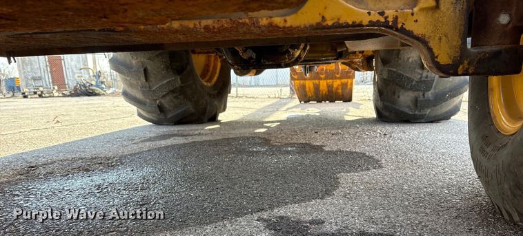 image for item FB8622 1999 John Deere 310SE backhoe