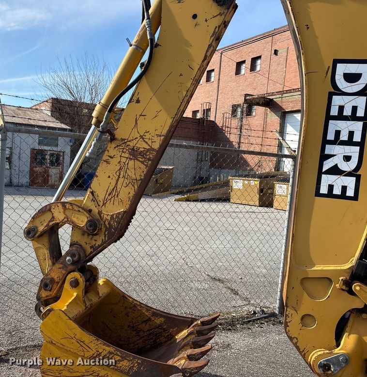 image for item FB8622 1999 John Deere 310SE backhoe