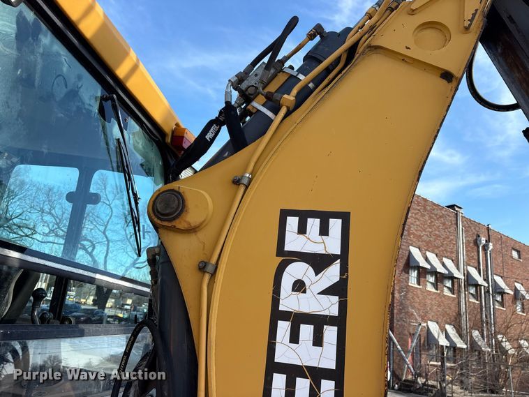 image for item FB8622 1999 John Deere 310SE backhoe