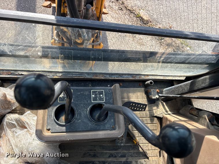 image for item FB8622 1999 John Deere 310SE backhoe