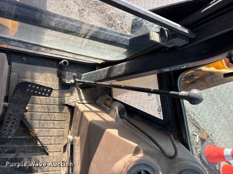 image for item FB8622 1999 John Deere 310SE backhoe