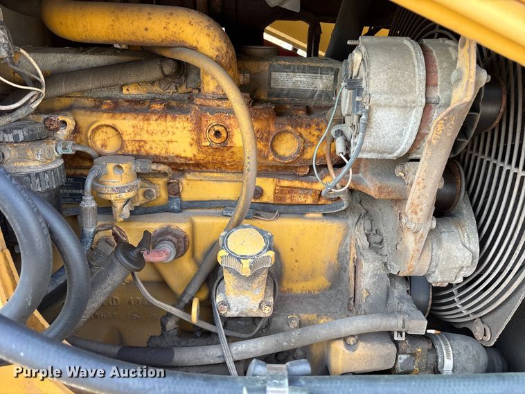 image for item FB8622 1999 John Deere 310SE backhoe