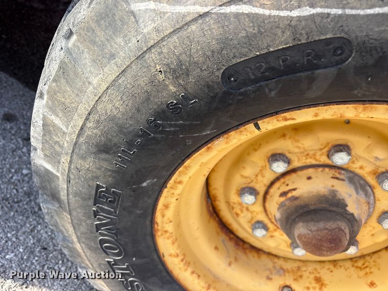 image for item FB8622 1999 John Deere 310SE backhoe