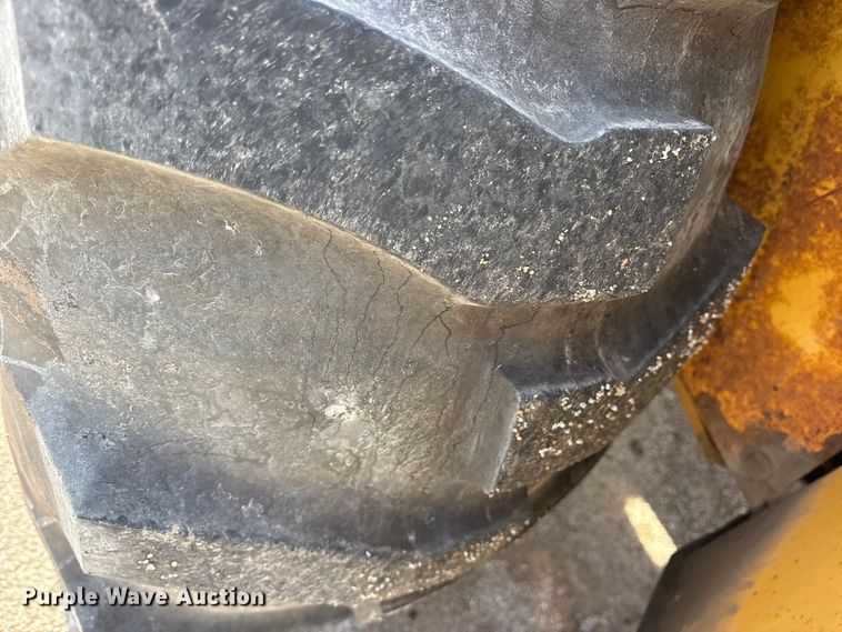 image for item FB8622 1999 John Deere 310SE backhoe