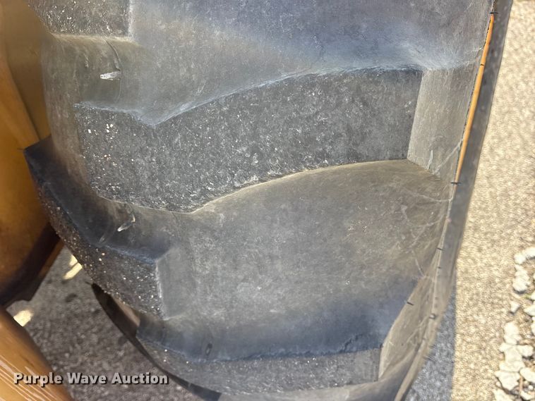 image for item FB8622 1999 John Deere 310SE backhoe