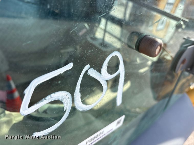 image for item FB8622 1999 John Deere 310SE backhoe