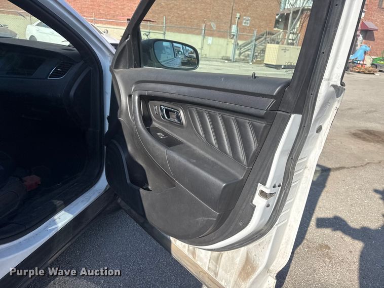 image for item FB8623 2013 Ford Taurus Police Interceptor 