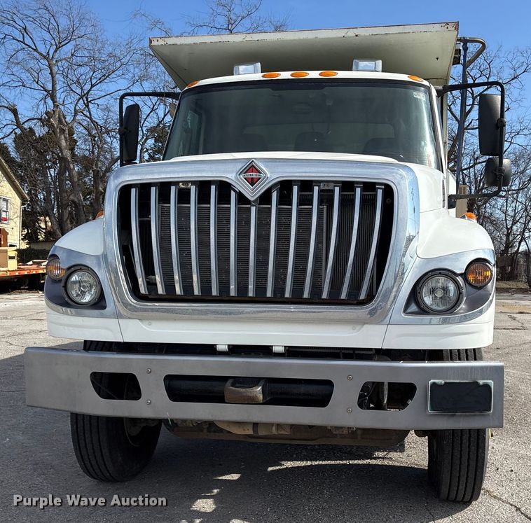 image for item FB8624 2011 International SF625 dump truck