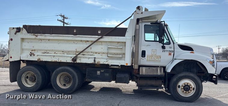 image for item FB8624 2011 International SF625 dump truck