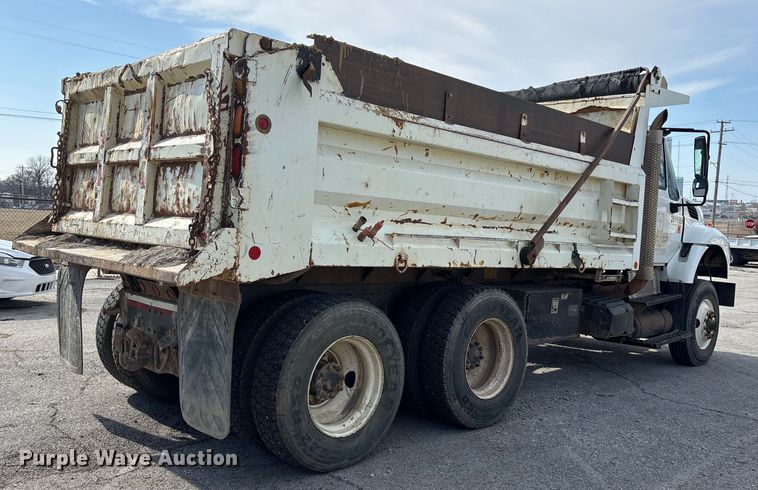 image for item FB8624 2011 International SF625 dump truck