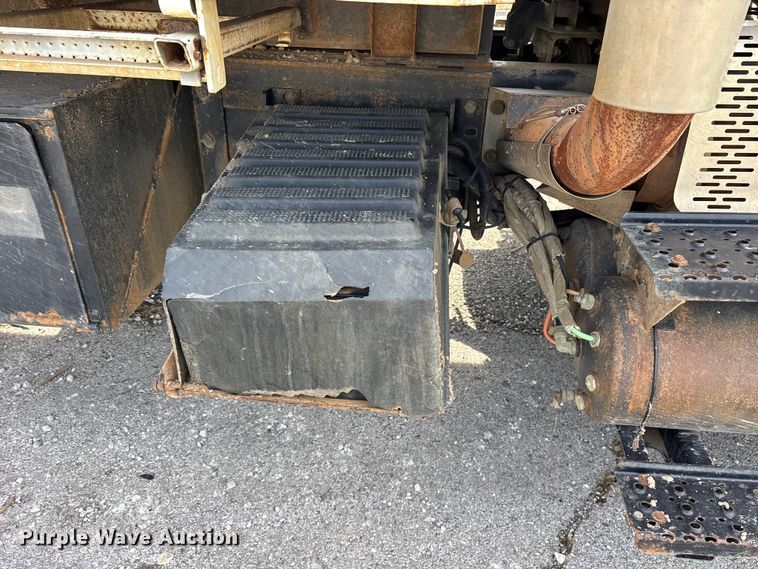 image for item FB8624 2011 International SF625 dump truck