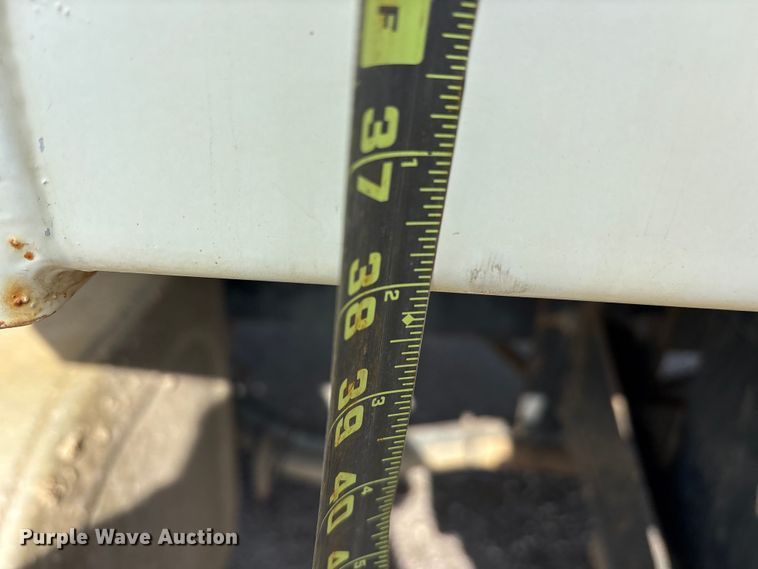 image for item FB8624 2011 International SF625 dump truck