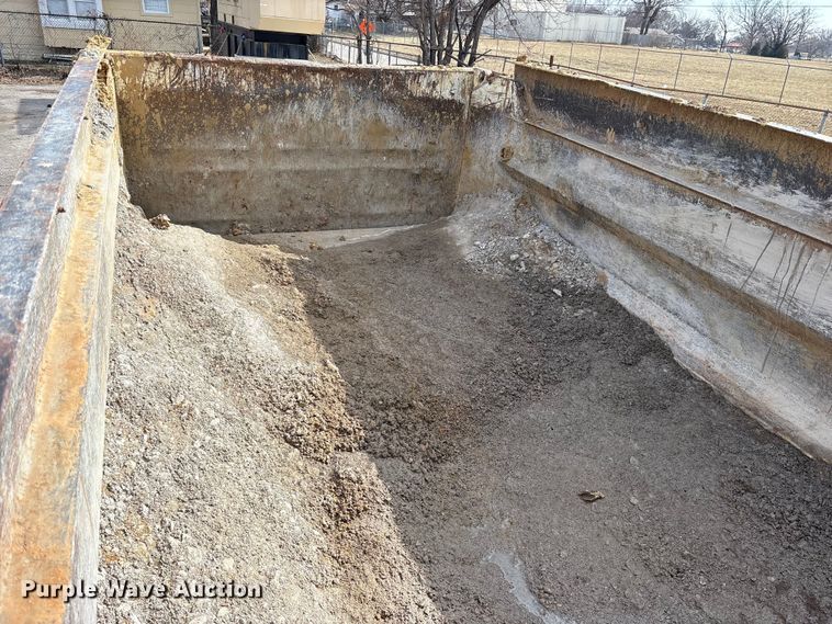 image for item FB8624 2011 International SF625 dump truck