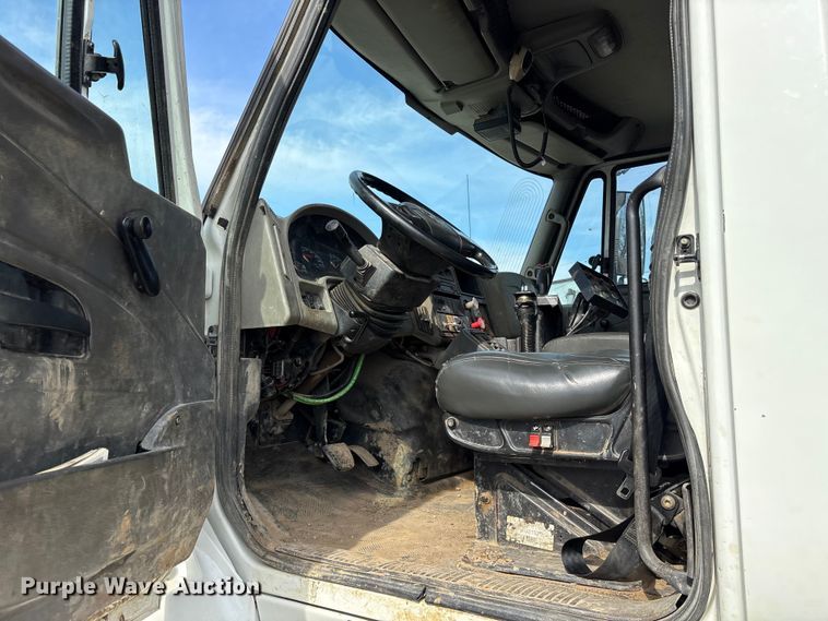 image for item FB8624 2011 International SF625 dump truck