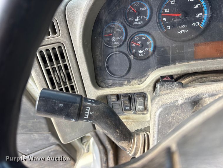 image for item FB8624 2011 International SF625 dump truck