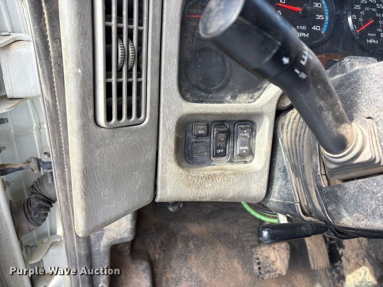 image for item FB8624 2011 International SF625 dump truck