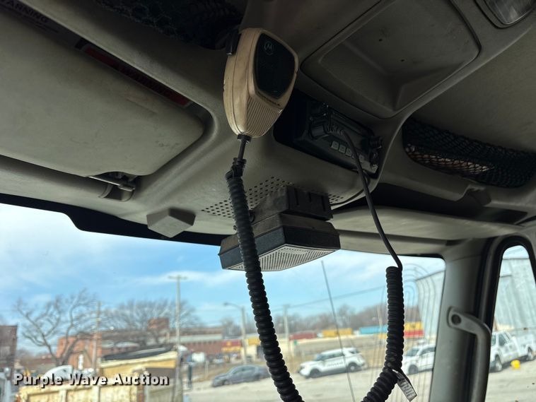 image for item FB8624 2011 International SF625 dump truck