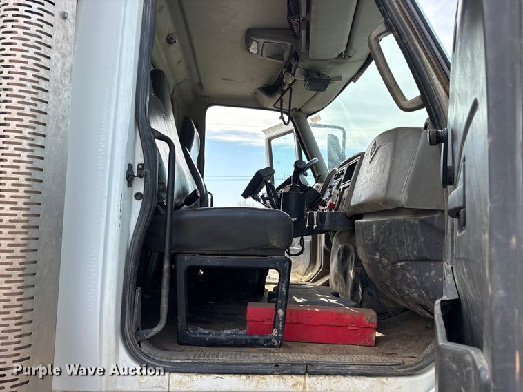 image for item FB8624 2011 International SF625 dump truck