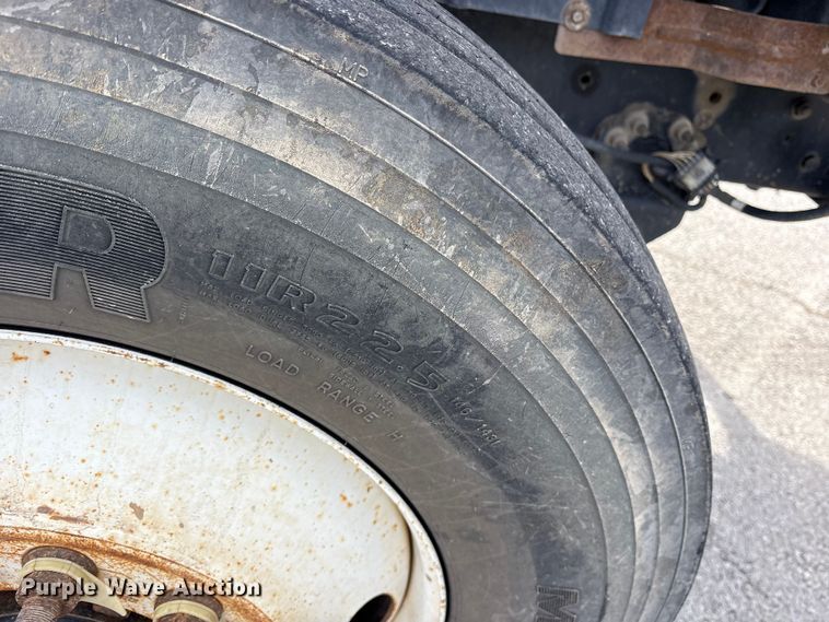 image for item FB8624 2011 International SF625 dump truck